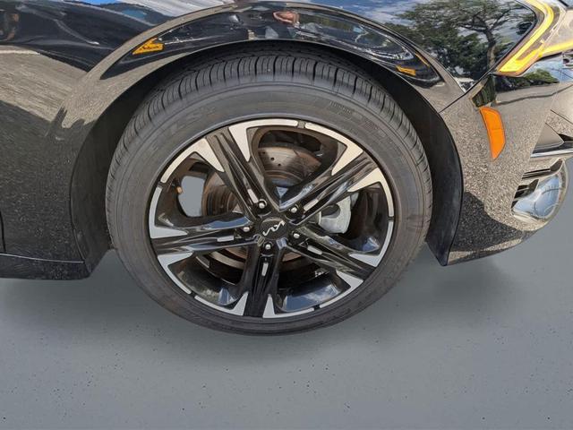Photo of 2023 Ebony Black Kia K5