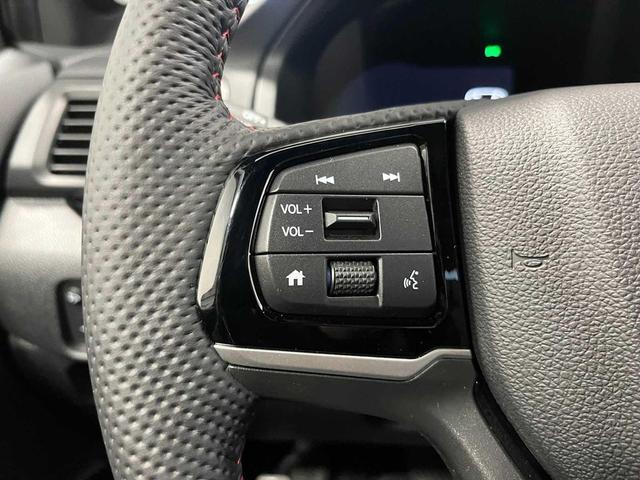 Photo of 2025 Platinum White Pearl Honda Ridgeline