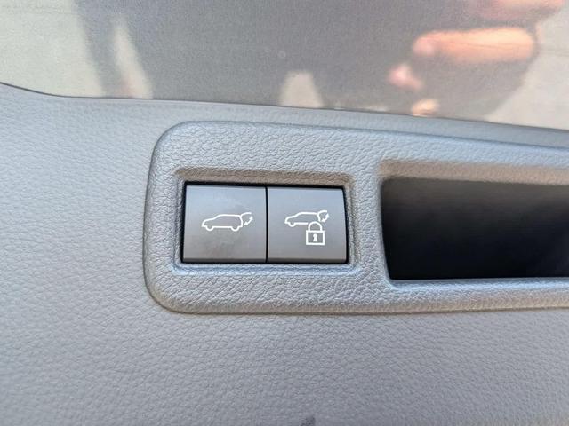 Photo of 2021 Coastal Gray Metallic Toyota Venza