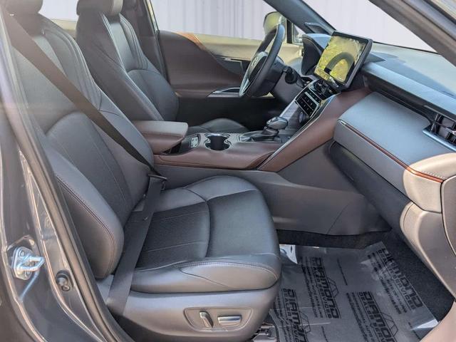 Photo of 2021 Coastal Gray Metallic Toyota Venza