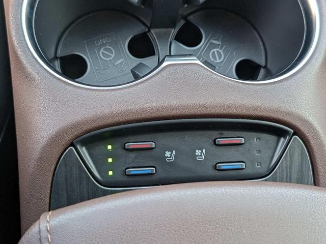Photo of 2021 Coastal Gray Metallic Toyota Venza