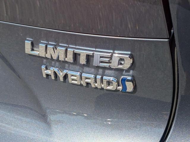 Photo of 2021 Coastal Gray Metallic Toyota Venza