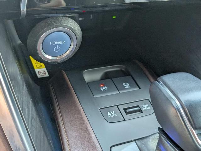 Photo of 2021 Coastal Gray Metallic Toyota Venza