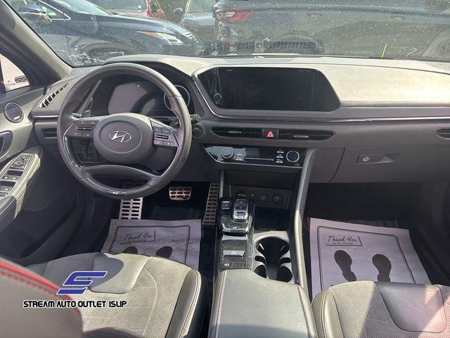 Photo of 2021 Shimmering Silver Pearl Hyundai SONATA