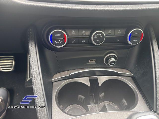 Photo of 2022 Alfa White Alfa Romeo Stelvio