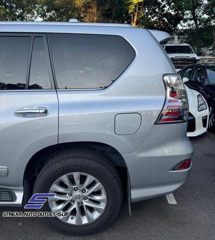 Photo of 2019 Silver Lining Metallic Lexus GX 460