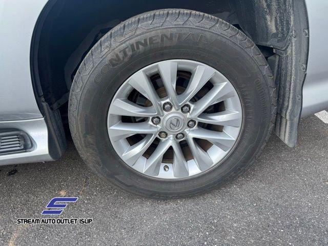 Photo of 2019 Silver Lining Metallic Lexus GX 460