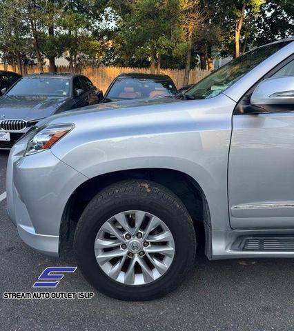 Photo of 2019 Silver Lining Metallic Lexus GX 460