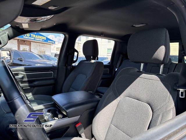 Photo of 2022 Granite Crystal Metallic Clearcoat RAM 1500