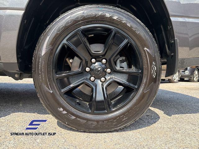Photo of 2022 Granite Crystal Metallic Clearcoat RAM 1500