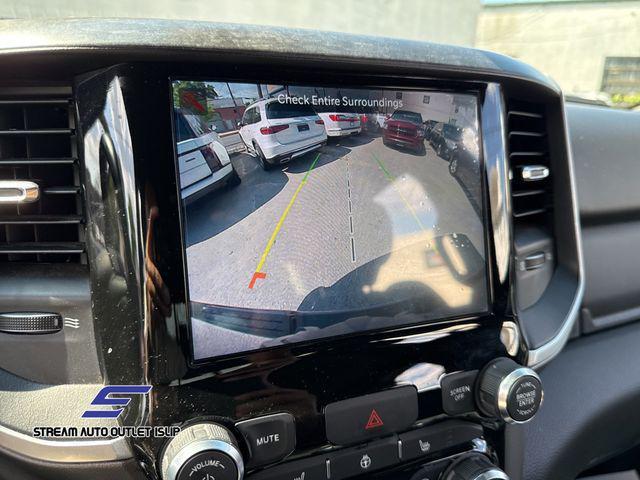 Photo of 2022 Granite Crystal Metallic Clearcoat RAM 1500
