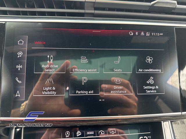 Photo of 2024 Gold Metallic Audi Q8