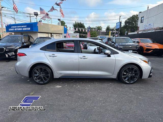 Photo of 2024 Classic Silver Metallic Toyota Corolla