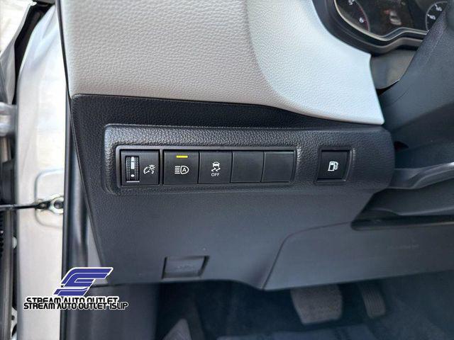Photo of 2024 Classic Silver Metallic Toyota Corolla