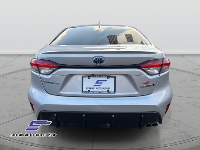 Photo of 2024 Classic Silver Metallic Toyota Corolla