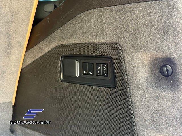 Photo of 2023 Crystal White Tricoat Cadillac Escalade