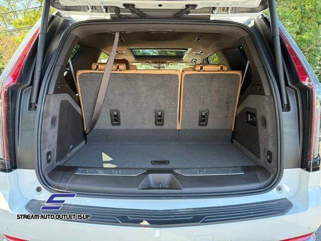 Photo of 2023 Crystal White Tricoat Cadillac Escalade