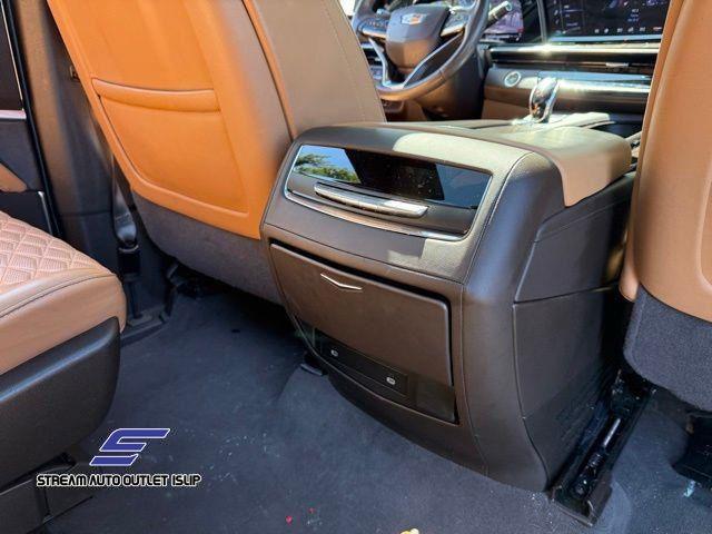 Photo of 2023 Crystal White Tricoat Cadillac Escalade