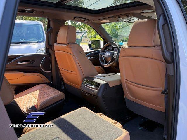 Photo of 2023 Crystal White Tricoat Cadillac Escalade