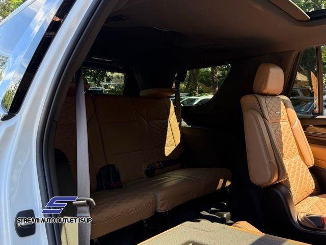 Photo of 2023 Crystal White Tricoat Cadillac Escalade