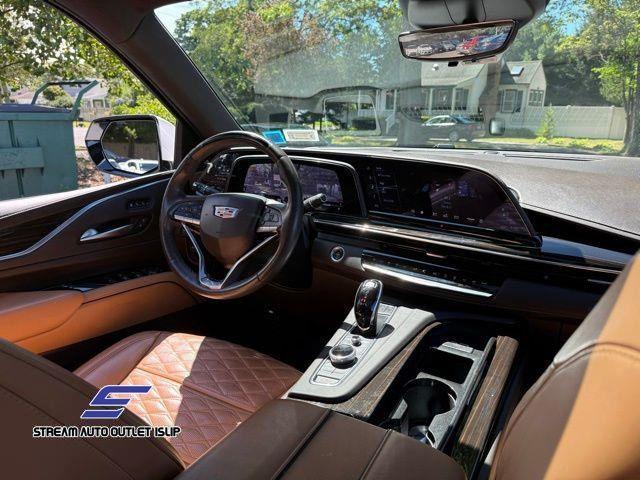 Photo of 2023 Crystal White Tricoat Cadillac Escalade