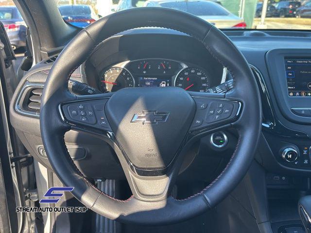 Photo of 2022 Silver Ice Metallic Chevrolet Equinox