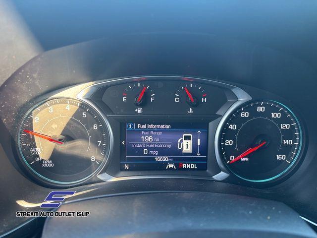 Photo of 2022 Silver Ice Metallic Chevrolet Equinox