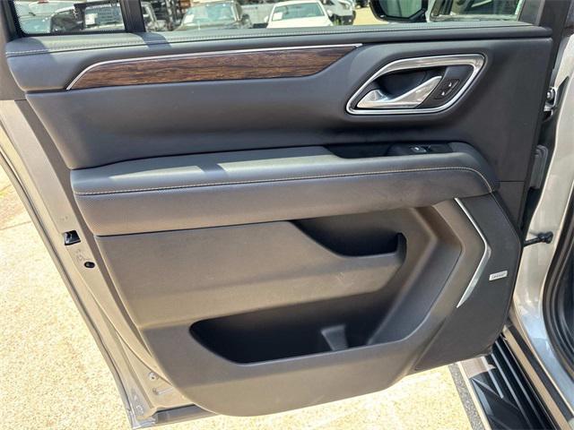 Photo of 2023 Sterling Gray Metallic Chevrolet Suburban