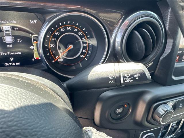 Photo of 2021 Black Clearcoat Jeep Gladiator