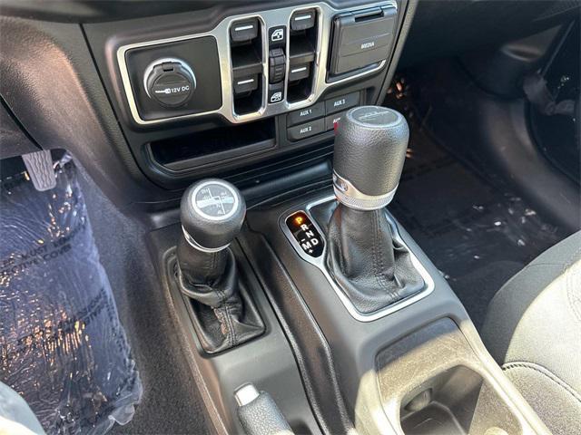 Photo of 2021 Black Clearcoat Jeep Gladiator
