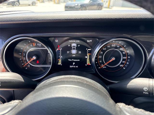 Photo of 2021 Black Clearcoat Jeep Gladiator