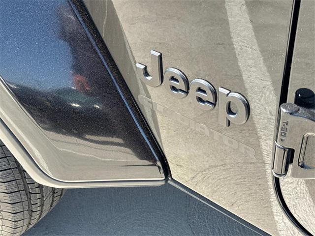 Photo of 2021 Black Clearcoat Jeep Gladiator