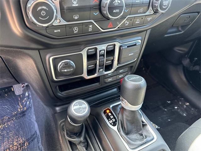 Photo of 2021 Black Clearcoat Jeep Gladiator