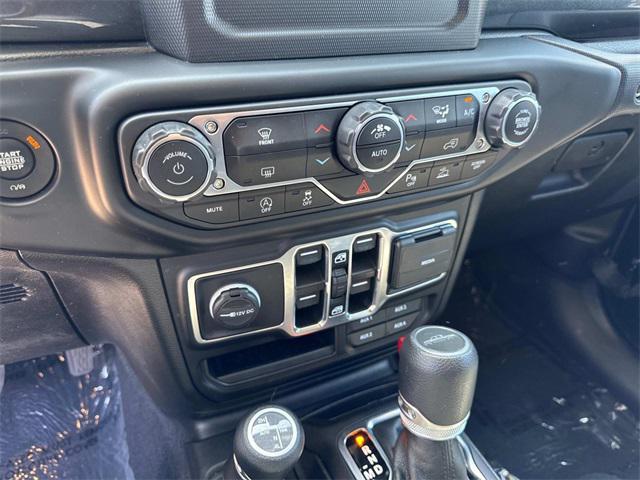 Photo of 2021 Black Clearcoat Jeep Gladiator