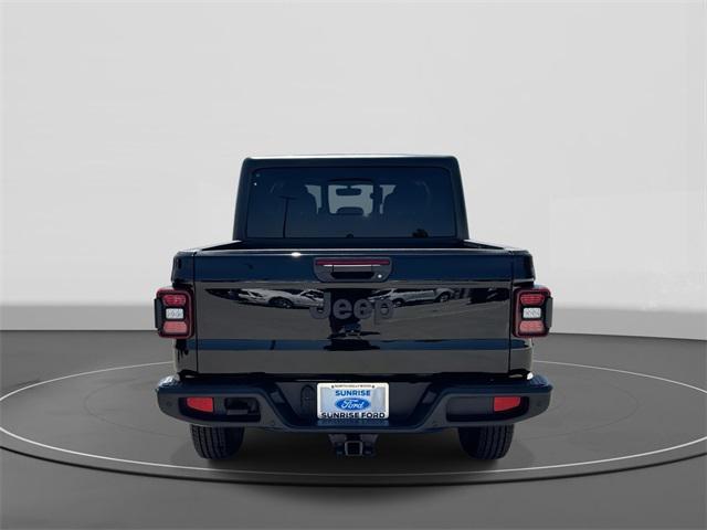 Photo of 2021 Black Clearcoat Jeep Gladiator