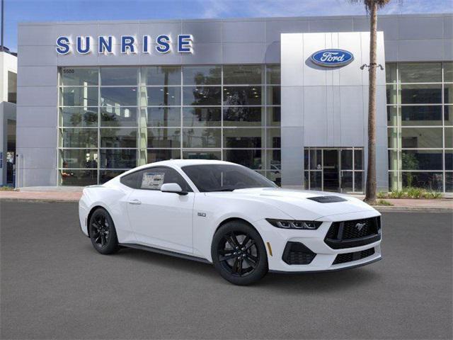 Photo of 2025 OXFORD WHITE Ford Mustang