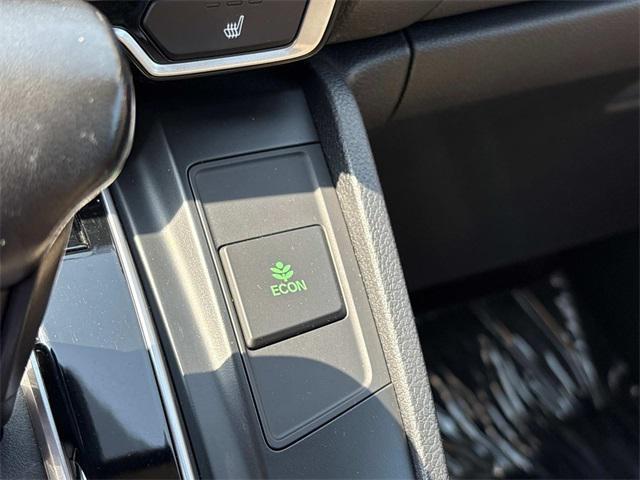 Photo of 2018 White Diamond Pearl Honda CR-V