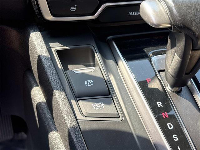 Photo of 2018 White Diamond Pearl Honda CR-V
