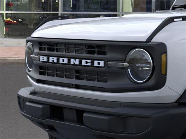 Photo of 2025 OXFORD WHITE Ford Bronco