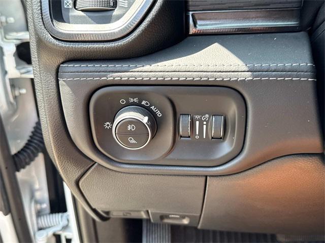 Photo of 2024 Bright White Clearcoat RAM 2500