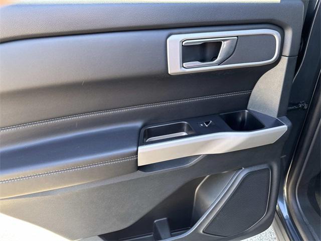 Photo of 2022 STONE BLUE METALLIC Ford Explorer