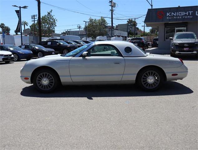 Photo of 2005 Cashmere Tri-Coat Clearcoat Metallic Ford Thunderbird