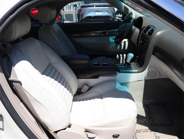 Photo of 2005 Cashmere Tri-Coat Clearcoat Metallic Ford Thunderbird