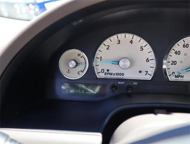Photo of 2005 Cashmere Tri-Coat Clearcoat Metallic Ford Thunderbird