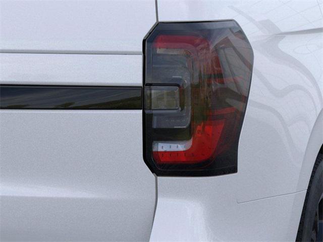Photo of 2024 STAR WHITE MET TRI-COAT Ford Expedition