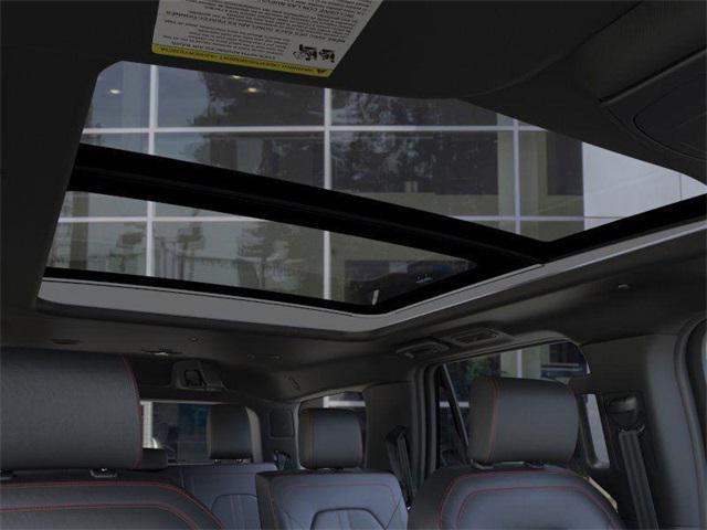 Photo of 2024 STAR WHITE MET TRI-COAT Ford Expedition