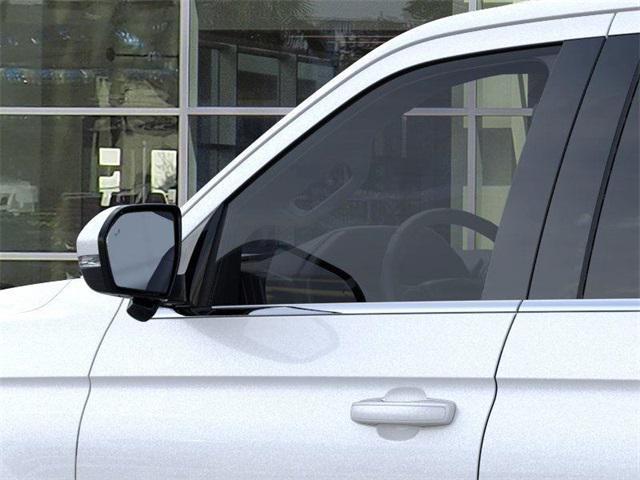 Photo of 2024 STAR WHITE MET TRI-COAT Ford Expedition