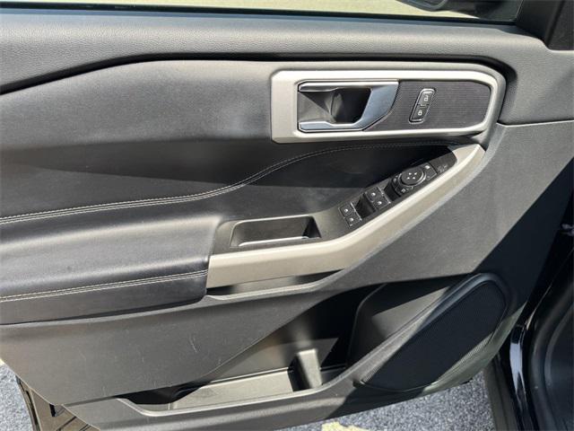 Photo of 2022 AGATE BLACK METALLIC Ford Explorer