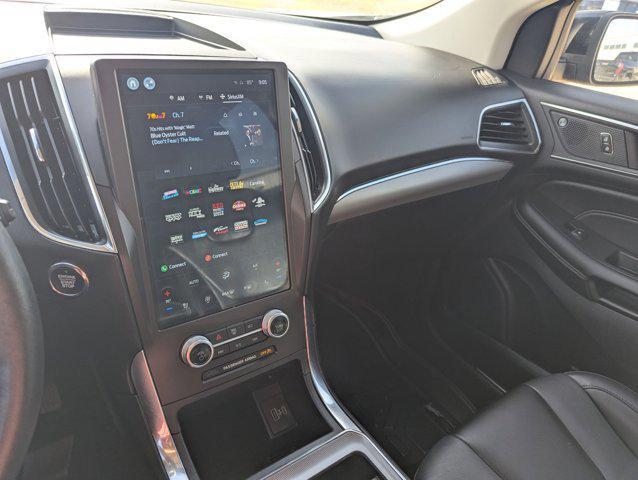 Photo of 2021 Agate Black Metallic Ford Edge