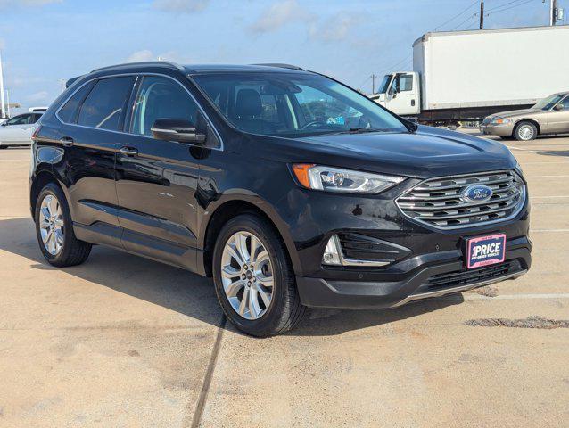 Photo of 2021 Agate Black Metallic Ford Edge
